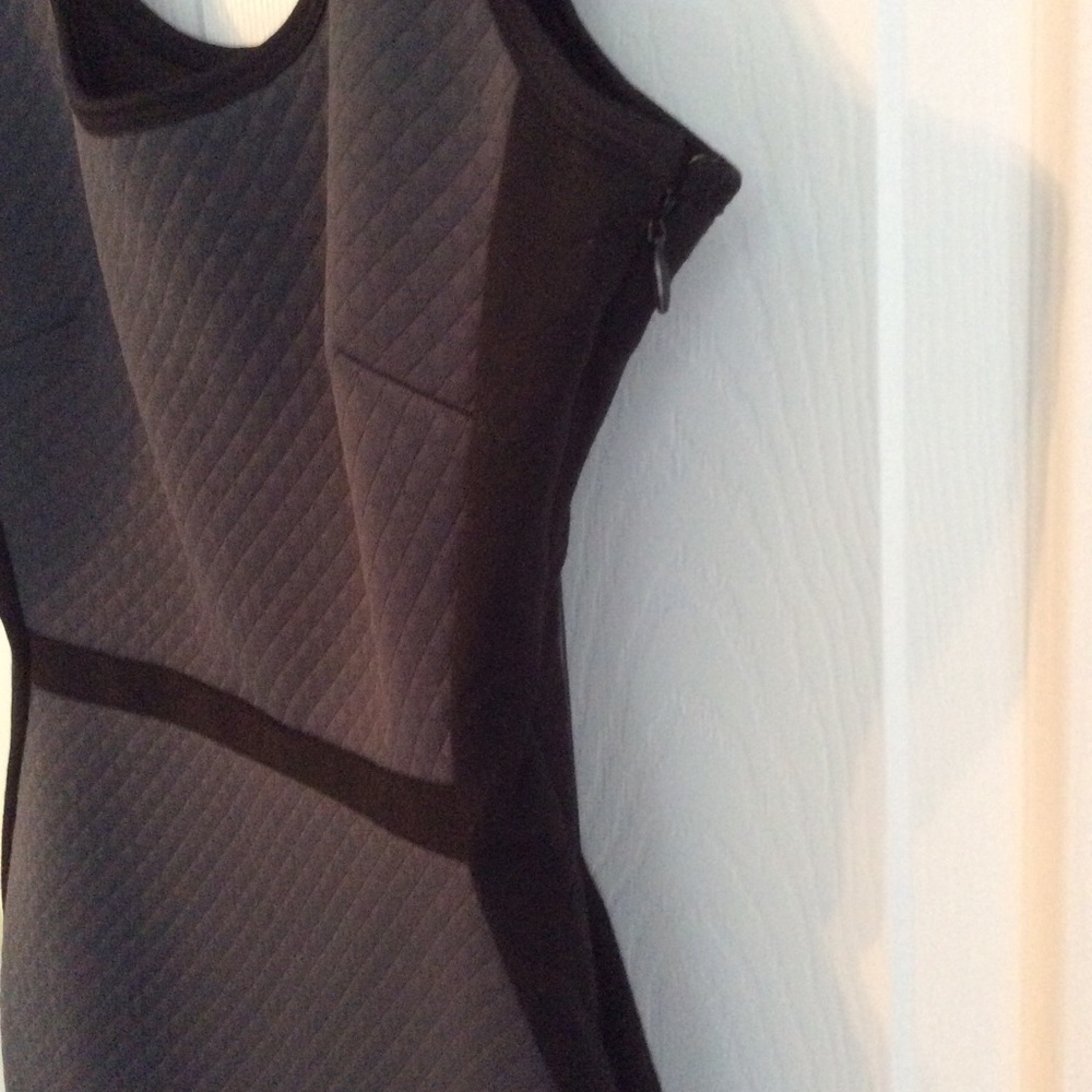 Banana Republic Lined Dress. 4P - Picture 2 of 3